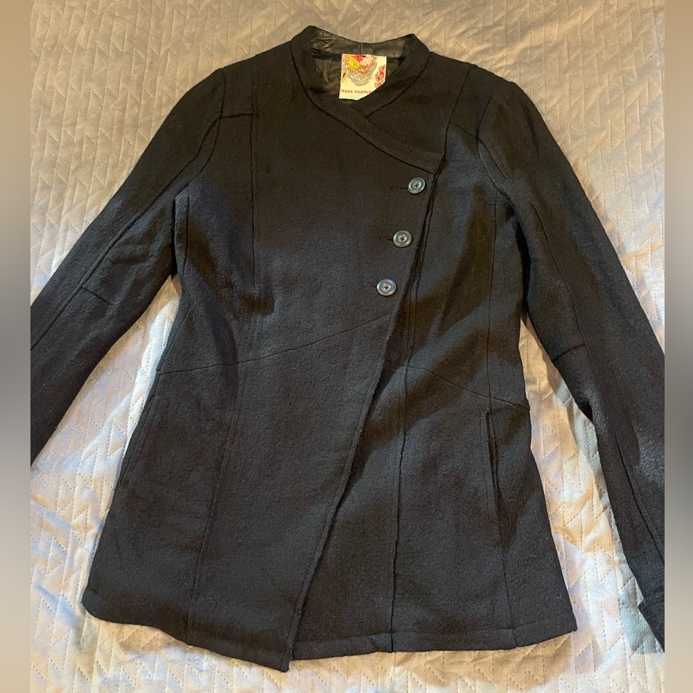 Free people wool blend coat women’s size 6 black pre-owned condition